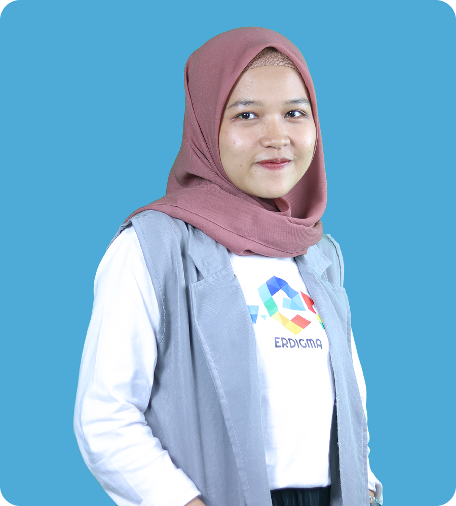 Lisa Andriyani ~ Customer Service Manager